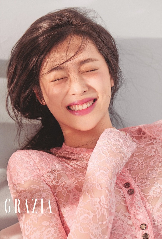Những hình ảnh xinh đẹp của nữ ca sĩ Sulli F(x) trước khi qua đời - Ảnh 13. Những hình ảnh xinh đẹp của nữ ca sĩ Sulli F(x) trước khi qua đời - Ảnh 13.