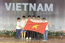 Việt Nam đoạt 2 huy chương Vàng Olympic Toán quốc tế với điểm tuyệt đối