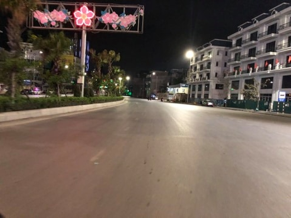 Hạ Long xử lý hơn 40 người vi phạm giờ giới nghiêm - 2