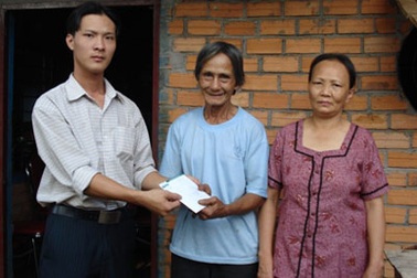 Có khó mới thấy lòng người… 