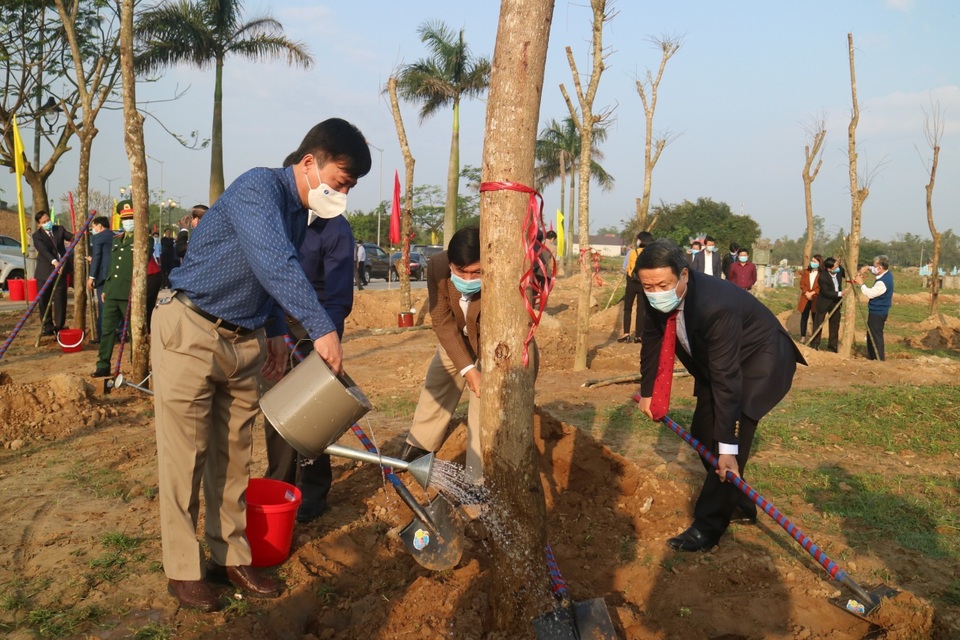 Quảng Trị phấn đấu trồng mới 1 tỉ cây xanh trong 5 năm - 1 Quảng Trị phấn đấu trồng mới 1 tỉ cây xanh trong 5 năm - 1