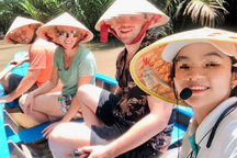 Nghề "dắt người khác đi chơi": Làm một mùa ăn cả năm, dễ bị gạ tình