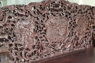 6 tỷ đồng bộ ghế tứ linh hàng hiếm, đại gia cất kho 30 năm không bán