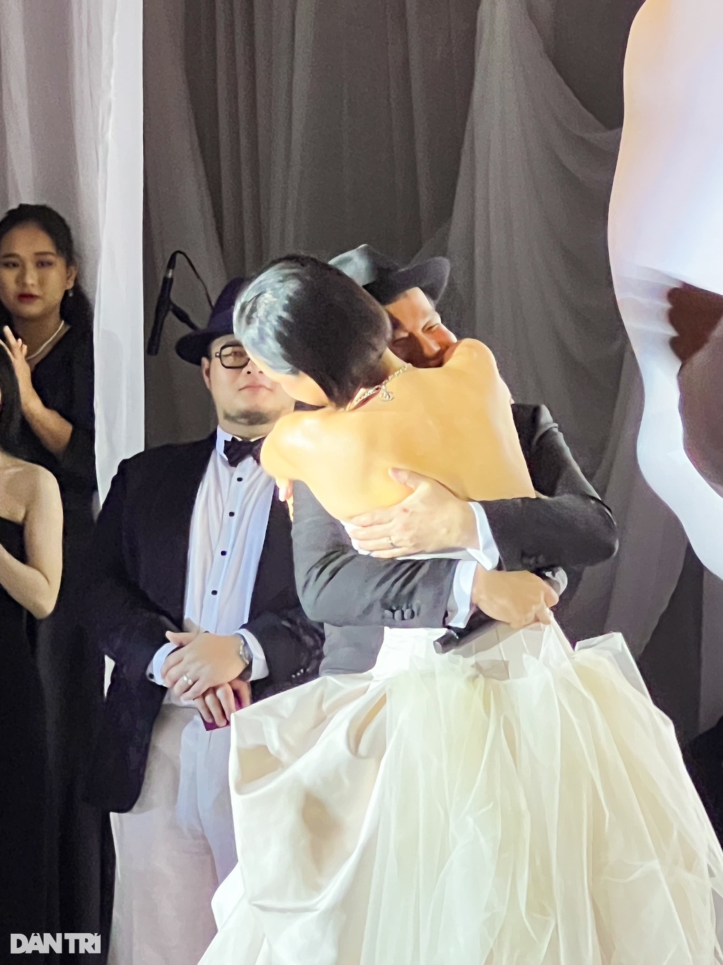 Lễ cưới người mẫu Tuyết Lan: Không gian đặc biệt, cô dâu chia sẻ xúc động - 5