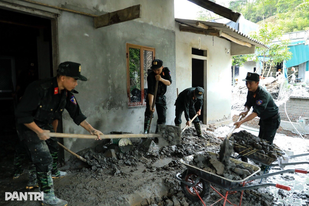 Gần 100 CSCĐ hỗ trợ người dân sau sự cố vỡ bờ đập hồ chứa nước thải - 3 Gần 100 CSCĐ hỗ trợ người dân sau sự cố vỡ bờ đập hồ chứa nước thải - 3