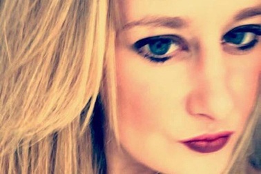 Bị nói xấu là gái làng chơi trên facebook, cô gái tìm đến cái chết