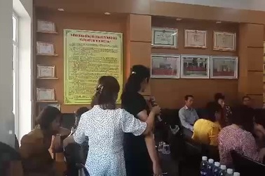 Cô giáo tát học sinh lớp 2 đã bật khóc và nói lời xin lỗi