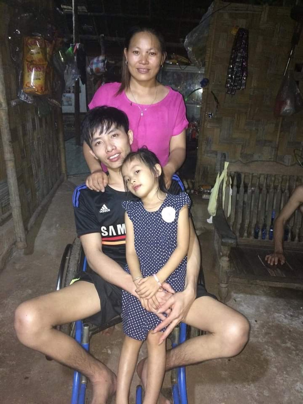 Ước mơ nhỏ nhoi của người đàn ông liệt cả hai chân - 3 Ước mơ nhỏ nhoi của người đàn ông liệt cả hai chân - 3