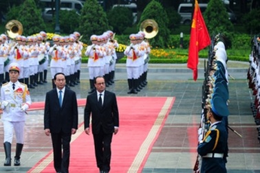 Báo chí Pháp ca ngợi chuyến thăm Việt Nam của Tổng thống Hollande