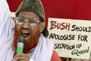 Vụ phỉ báng kinh Koran lại bị "đổ thêm dầu vào lửa"