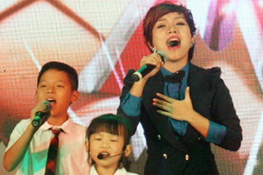 Ca sĩ Thái Thùy Linh được vinh danh tình nguyện viên tiêu biểu quốc gia