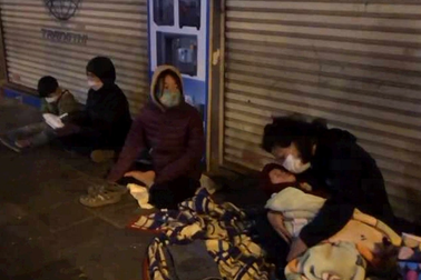 "Nghề" vô gia cư thu nhập một vài triệu mỗi đêm