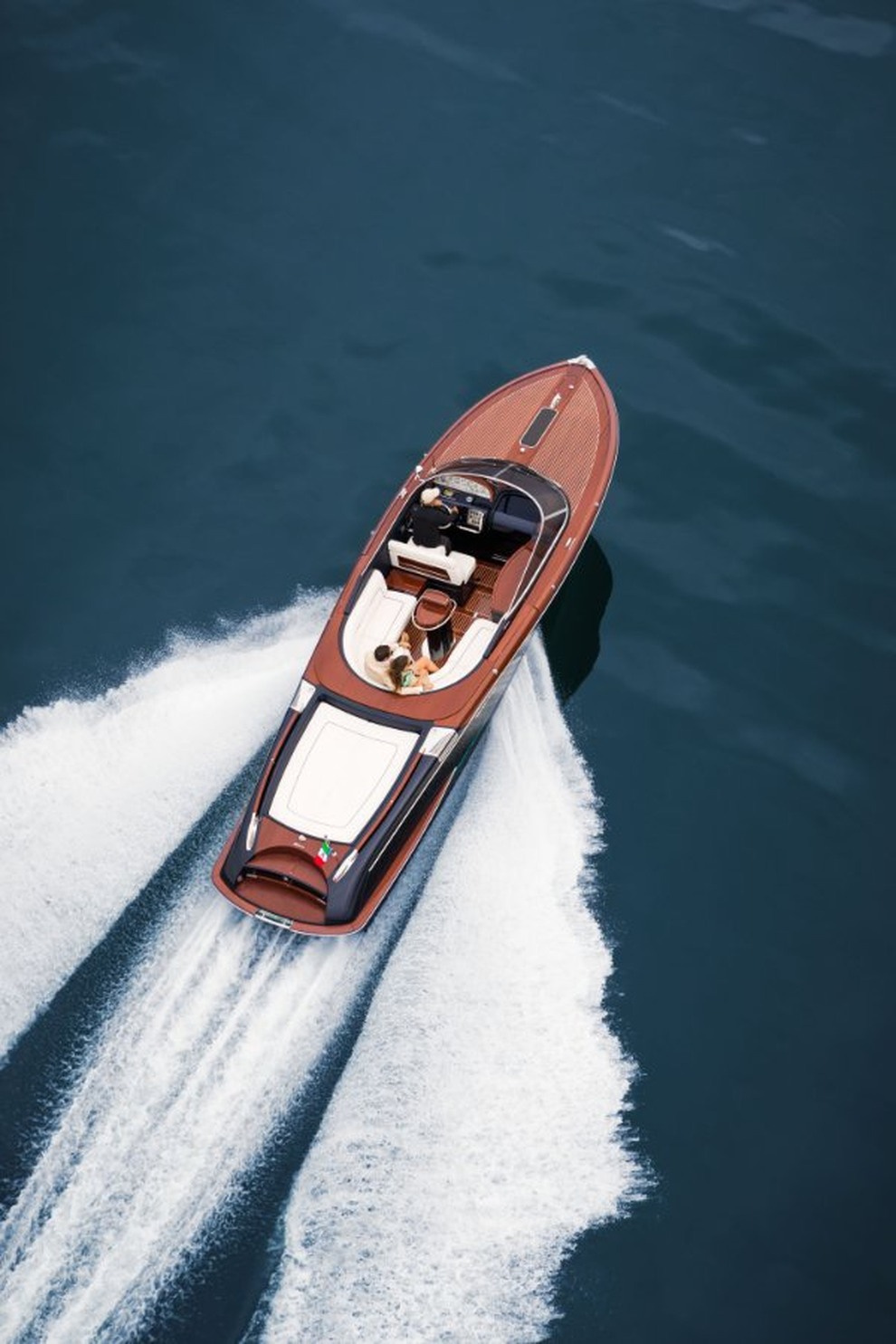 LuxYacht bàn giao Du thuyền hạng sang Riva Aquariva Super tại thị trường Đông Nam Á cho Nova Cruises - 4 LuxYacht bàn giao Du thuyền hạng sang Riva Aquariva Super tại thị trường Đông Nam Á cho Nova Cruises - 4