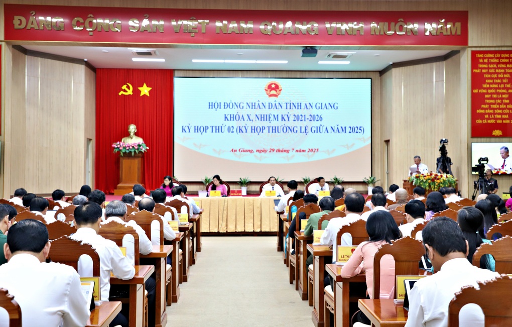 An Giang sẽ hỗ trợ chi phí sinh hoạt, đi lại cho cán bộ ra sao? - 2 An Giang sẽ hỗ trợ chi phí sinh hoạt, đi lại cho cán bộ ra sao? - 2