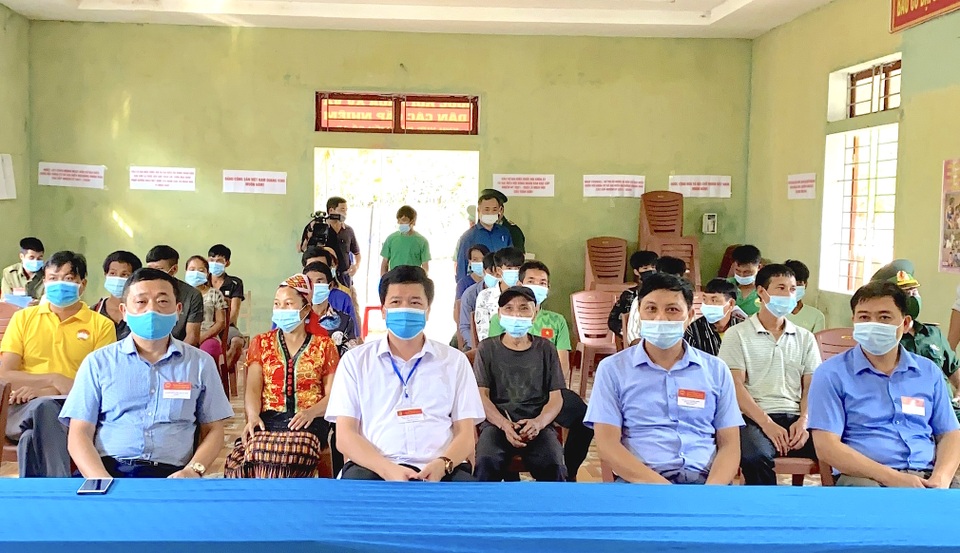 Đi thuyền vượt sông vào vùng lõi vườn quốc gia để bầu cử sớm - 4 Đi thuyền vượt sông vào vùng lõi vườn quốc gia để bầu cử sớm - 4
