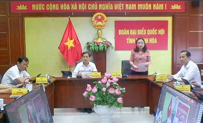 Đại biểu Cầm Thị Mẫn (đoàn Thanh Hóa) chất vấn về vấn đề an toàn, an ninh trên không gian mạng