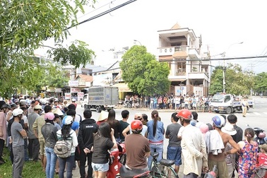 Nam thanh niên chạy xe tốc độ cao, đâm vào ô tô tử vong