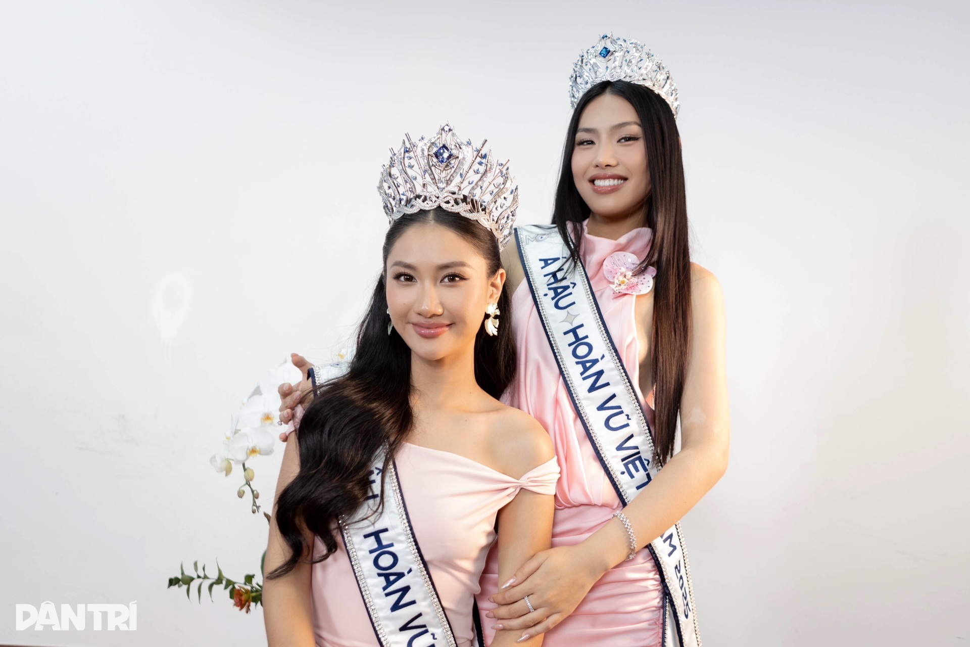 Á hậu Đỗ Cẩm Ly: Sắc vóc nóng bỏng, nói gì về việc trùng tên ca sĩ? - 2