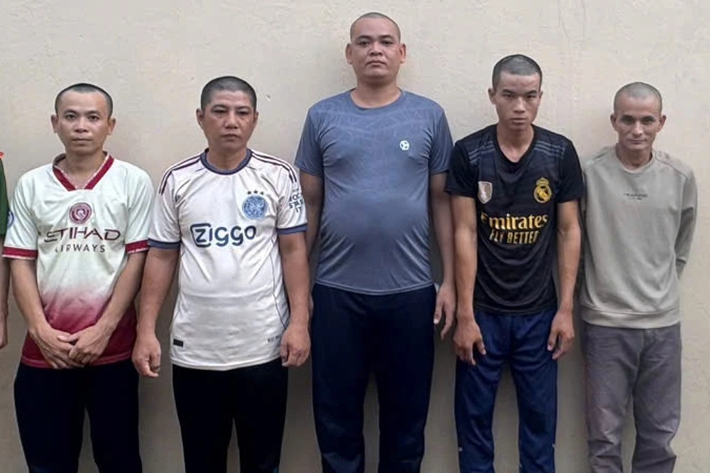 Khởi tố nhóm thợ săn, xẻ thịt voọc bạc Đông Dương ở Phú Quốc - 1 Khởi tố nhóm thợ săn, xẻ thịt voọc bạc Đông Dương ở Phú Quốc - 1