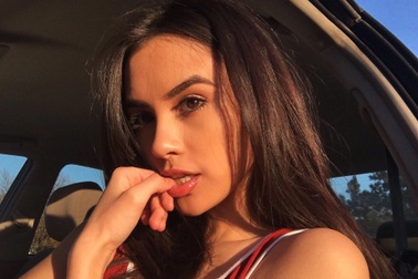 Bạn gái xinh đẹp ảo tác động tiêu cực thế nào đến các chàng trai?