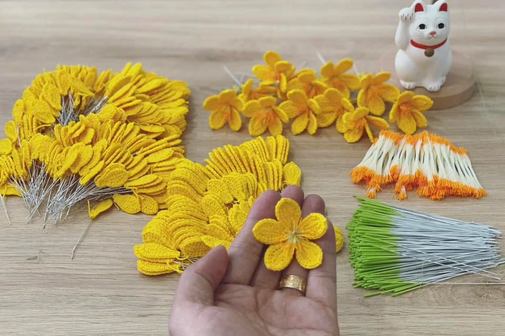 Anh chàng móc len thành đủ loại hoa, bán vài triệu đồng một chậu ngày Tết - 4 Anh chàng móc len thành đủ loại hoa, bán vài triệu đồng một chậu ngày Tết - 4