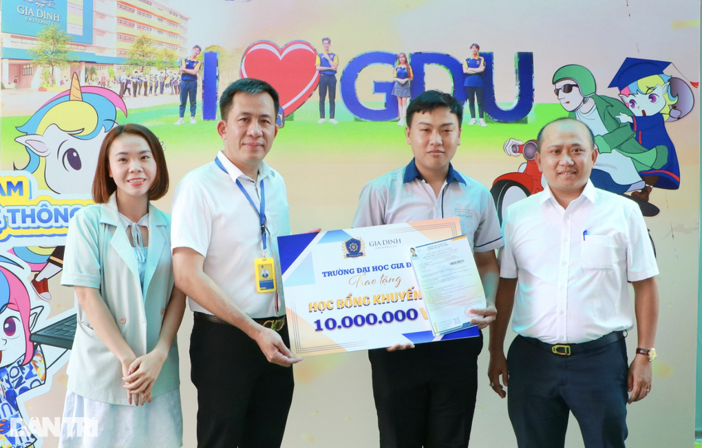 Nam sinh 23 tuổi chưa có căn cước công dân đã được vào đại học - 2 Nam sinh 23 tuổi chưa có căn cước công dân đã được vào đại học - 2