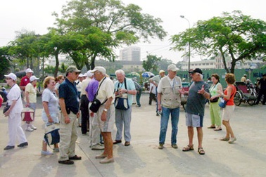 Du khách quốc tế vào Việt Nam giảm gần 20% 