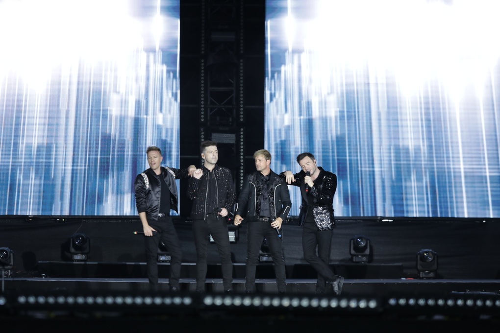 Westlife nói Tôi yêu bạn, trở lại thanh xuân cùng hơn 12.000 fan Việt - 1