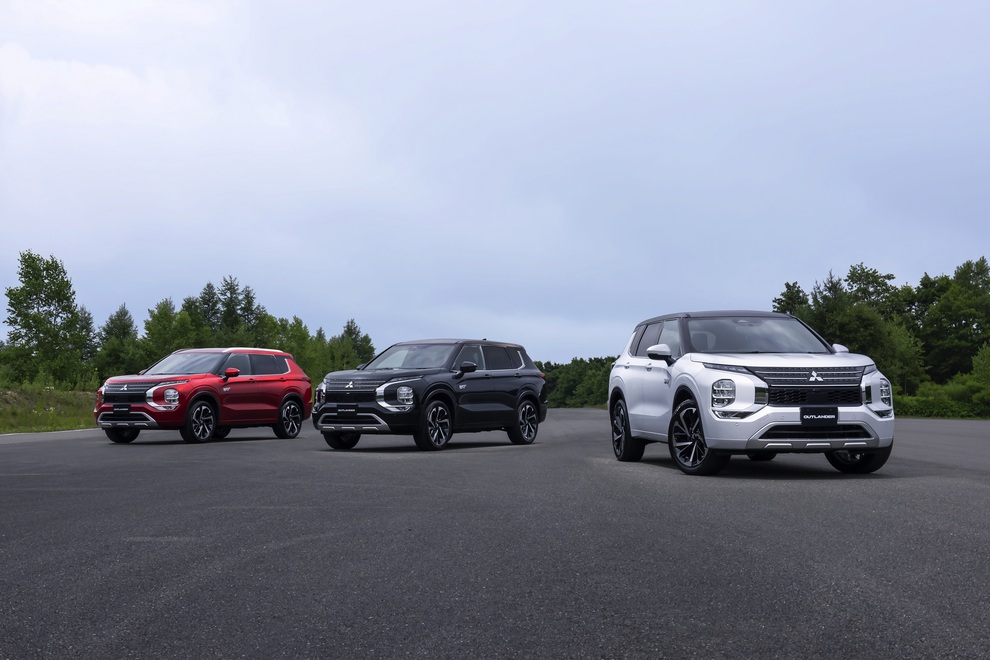 Mitsubishi Outlander PHEV 2022 lộ diện trước ngày ra mắt - 7 Mitsubishi Outlander PHEV 2022 lộ diện trước ngày ra mắt - 7