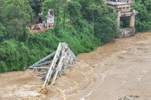 Tính phương án xây mới cầu Phong Châu