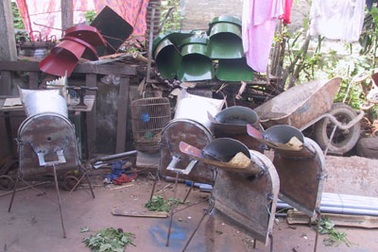 Anh nông dân nghèo với phát minh máy thái đa năng