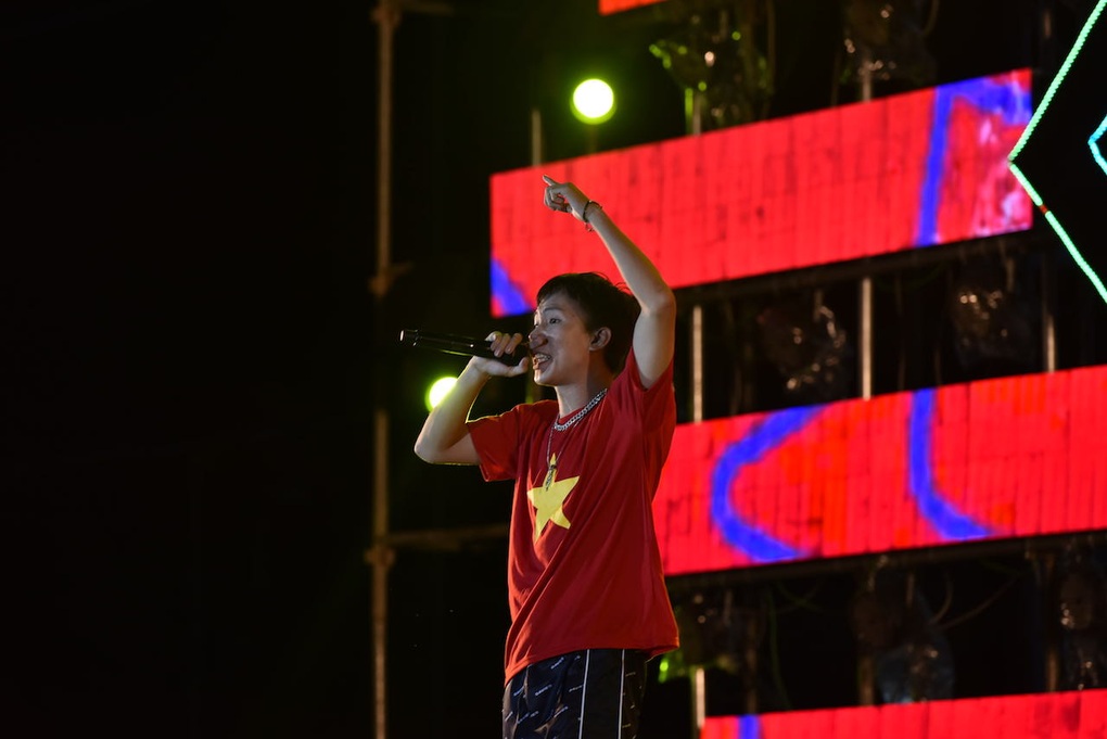 Nam sinh đa tài kể Sử Việt bằng Rap giành học bổng vào thẳng Đại học FPT - 6