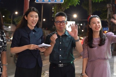 Phó Chủ tịch phường livestream quảng bá phố ẩm thực ở Hà Nội
