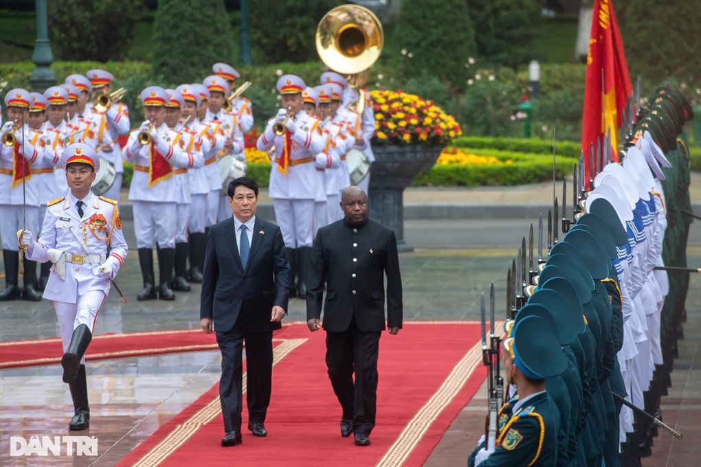 Chủ tịch nước Lương Cường chủ trì lễ đón Tổng thống Burundi - 1 Chủ tịch nước Lương Cường chủ trì lễ đón Tổng thống Burundi - 1