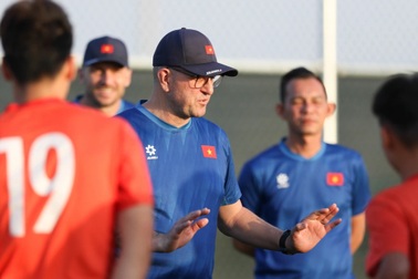 HLV Cristiano Roland tuyên bố đanh thép, U17 Việt Nam sẵn sàng tạo địa chấn