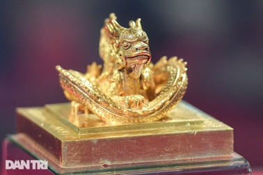 Bỏ 153 tỷ đồng mua ấn vàng, đại gia Bắc Ninh có được bán không?