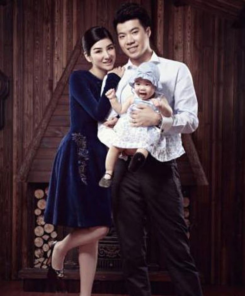 Hai đại gia là khắc tinh, nắm giữ bí mật động trời của showbiz Hoa ngữ - 11 Hai đại gia là khắc tinh, nắm giữ bí mật động trời của showbiz Hoa ngữ - 11