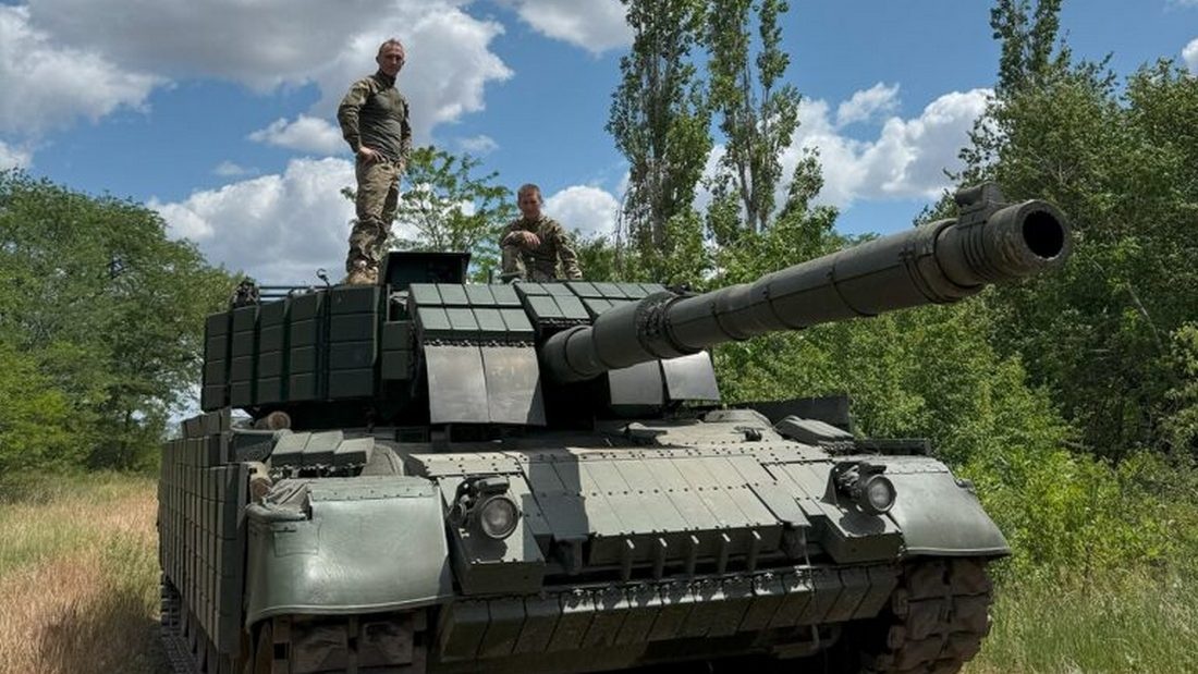 Ukraine biến xe tăng phương Tây 60 tuổi thành sát thủ bắn tỉa - 1