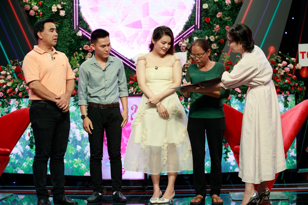 Cô gái Gen Z cư xử tinh tế khiến mẹ bạn trai ưng hết cỡ - 4 Cô gái Gen Z cư xử tinh tế khiến mẹ bạn trai ưng hết cỡ - 4
