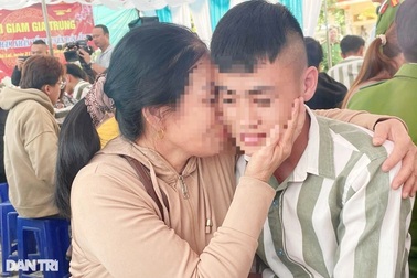 Bữa cơm tất niên xúc động dịp cận Tết ở Trại giam Gia Trung