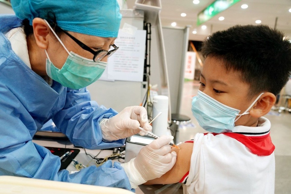 Trung Quốc chuẩn bị tiêm vaccine Covid-19 cho trẻ từ 3 tuổi - 1 Trung Quốc chuẩn bị tiêm vaccine Covid-19 cho trẻ từ 3 tuổi - 1