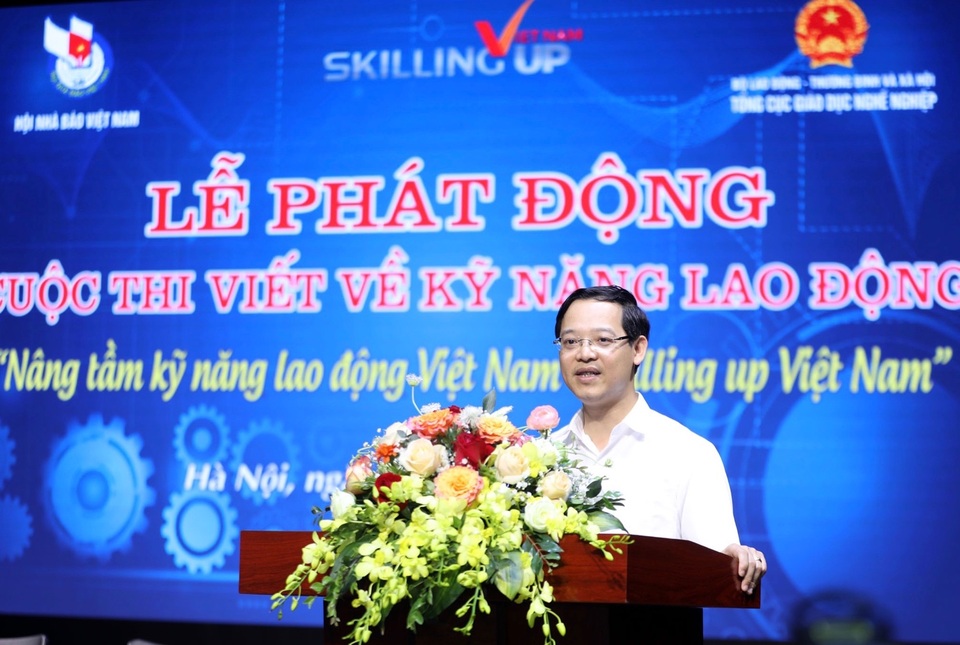 Lần đầu tiên phát động cuộc thi viết về Kỹ năng lao động Việt Nam - 2 Lần đầu tiên phát động cuộc thi viết về Kỹ năng lao động Việt Nam - 2