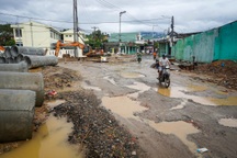 Vì sao người dân vẫn lội bì bõm trên đường ở Đà Nẵng?