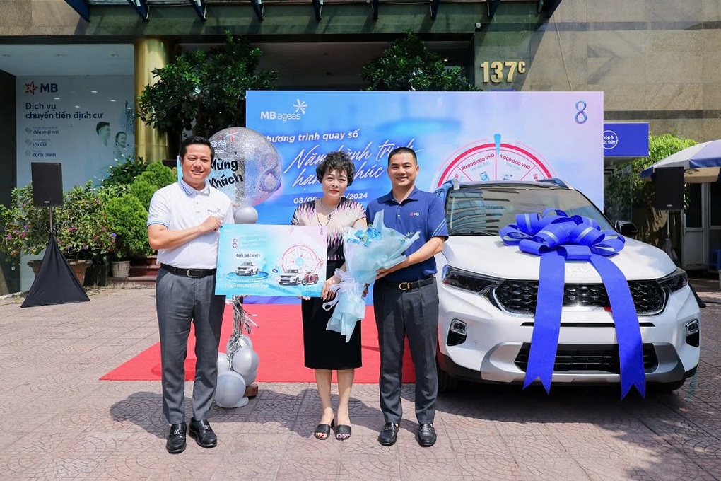 Chương trình quay số của MB Ageas Life: Ô tô đầu tiên đã có chủ - 1 Chương trình quay số của MB Ageas Life: Ô tô đầu tiên đã có chủ - 1