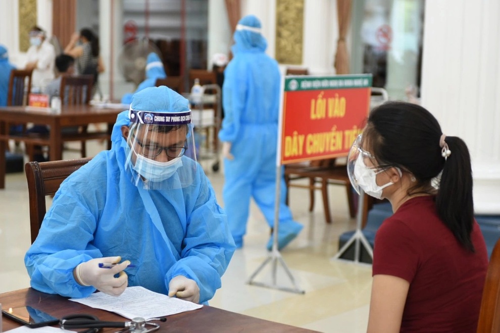 Để xuất hiện F0 ngoài cộng đồng, Trưởng trạm Y tế xã bị tạm đình chỉ - 2 Để xuất hiện F0 ngoài cộng đồng, Trưởng trạm Y tế xã bị tạm đình chỉ - 2