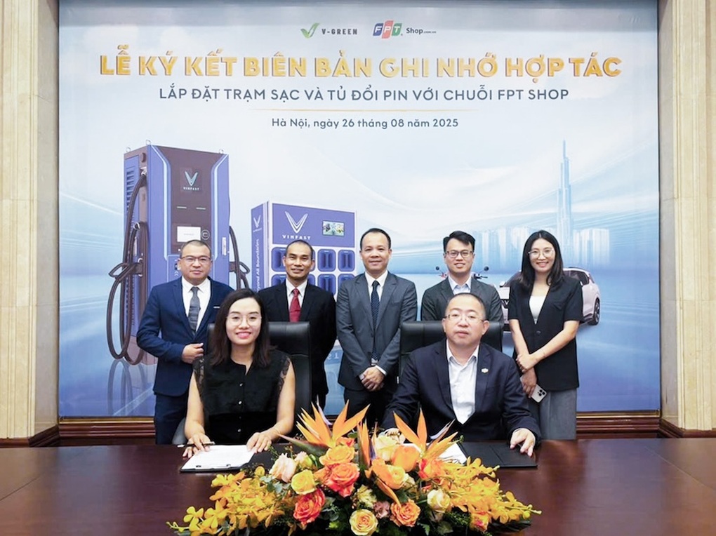 V-Green hợp tác FPT Retail triển khai hàng nghìn điểm sạc và đổi pin xe điện - 1 V-Green hợp tác FPT Retail triển khai hàng nghìn điểm sạc và đổi pin xe điện - 1