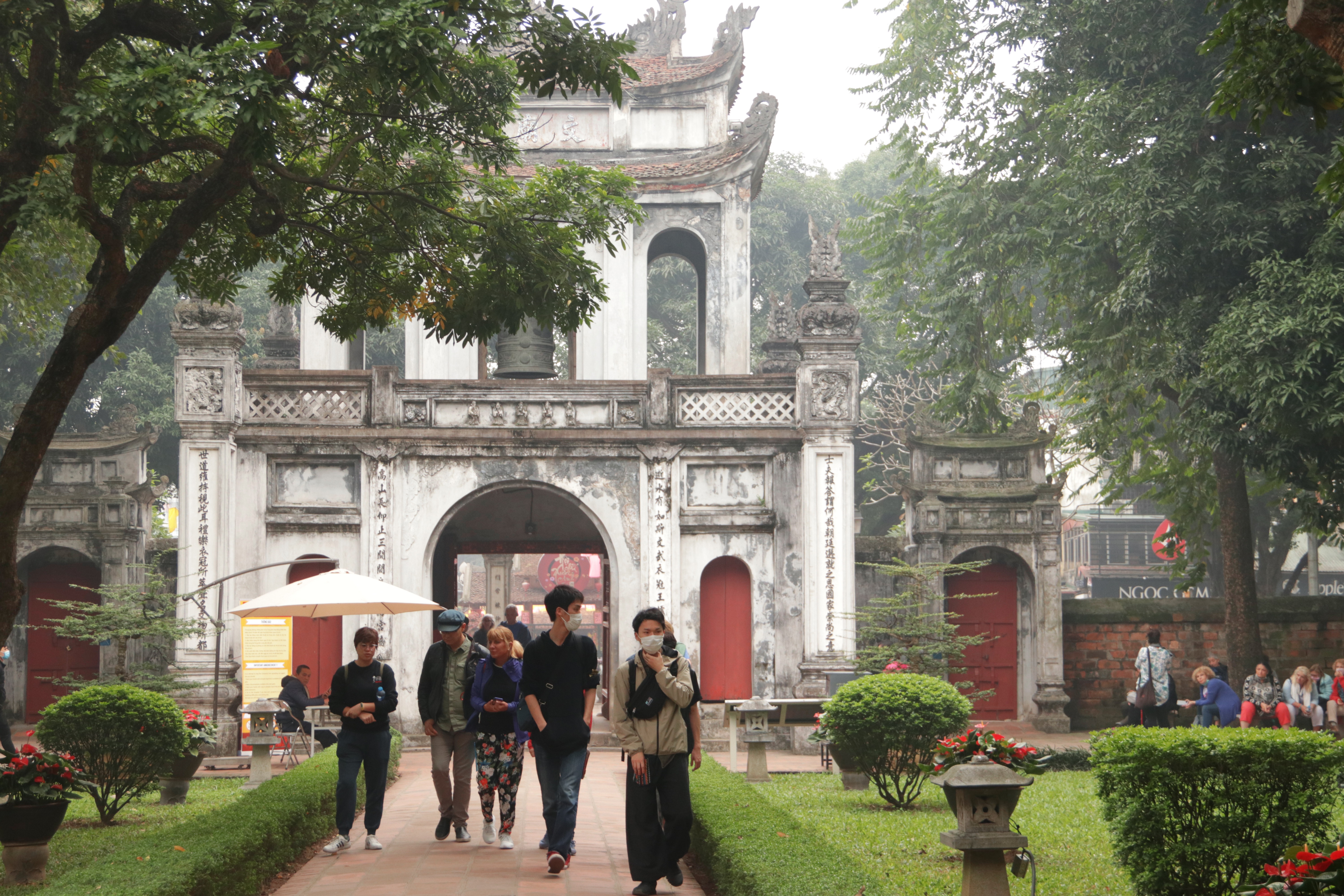 Hà Nội: Điểm du lịch nổi tiếng tấp nập khách tham quan trở lại - 23 Hà Nội: Điểm du lịch nổi tiếng tấp nập khách tham quan trở lại - 23