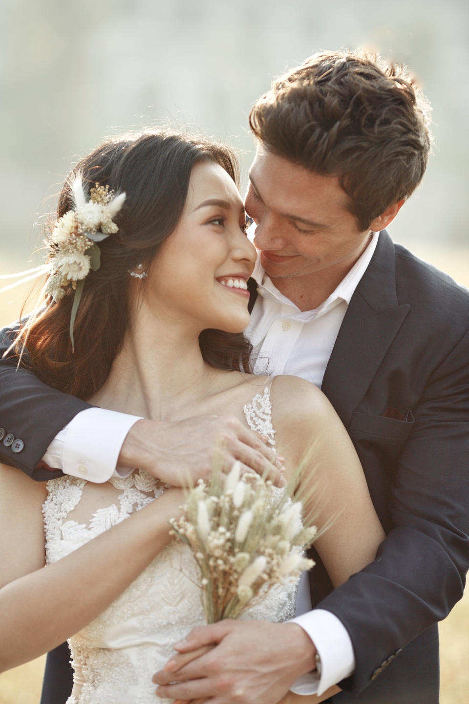 Trước thềm hôn lễ với chồng Tây, Hoàng Oanh khoe trọn ảnh cưới như mơ - 4 Trước thềm hôn lễ với chồng Tây, Hoàng Oanh khoe trọn ảnh cưới như mơ - 4