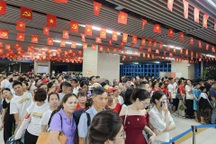 Hà Nội điều chỉnh nhiều tuyến buýt và tàu điện, trông xe miễn phí dịp A80