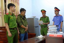 Trưởng bưu cục công ty giao hàng bị khởi tố vì tham ô tài sản